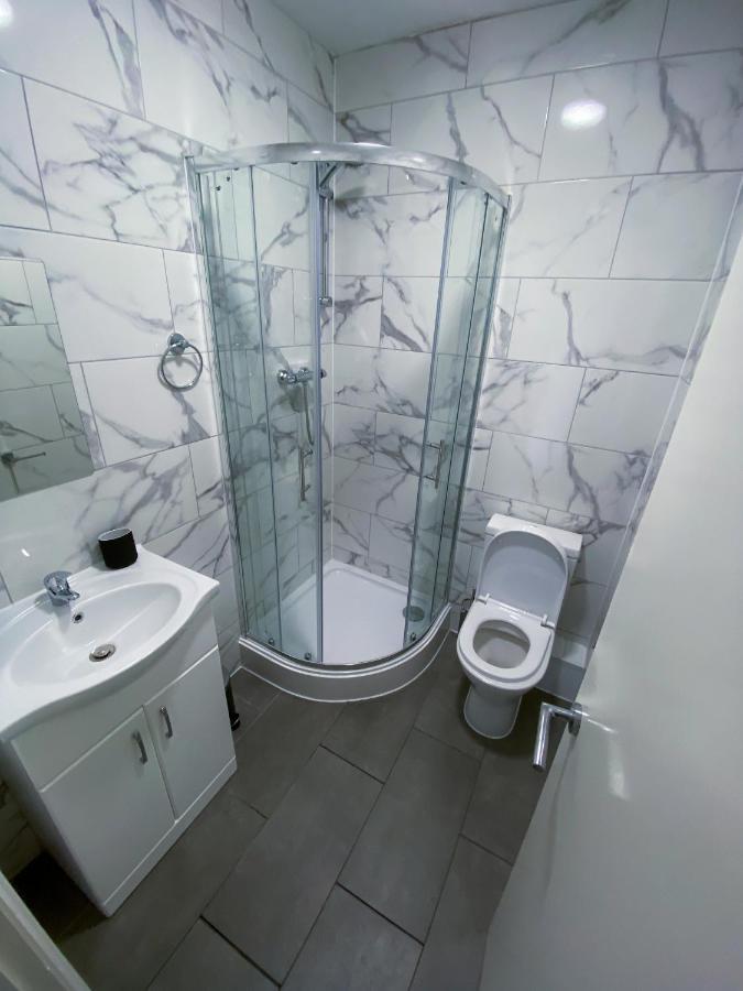 Stylish 1 Bedroom Flat In Wood Green Лондон Экстерьер фото
