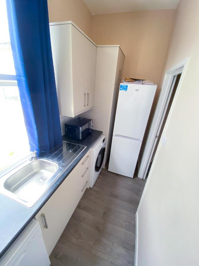 Stylish 1 Bedroom Flat In Wood Green Лондон Экстерьер фото