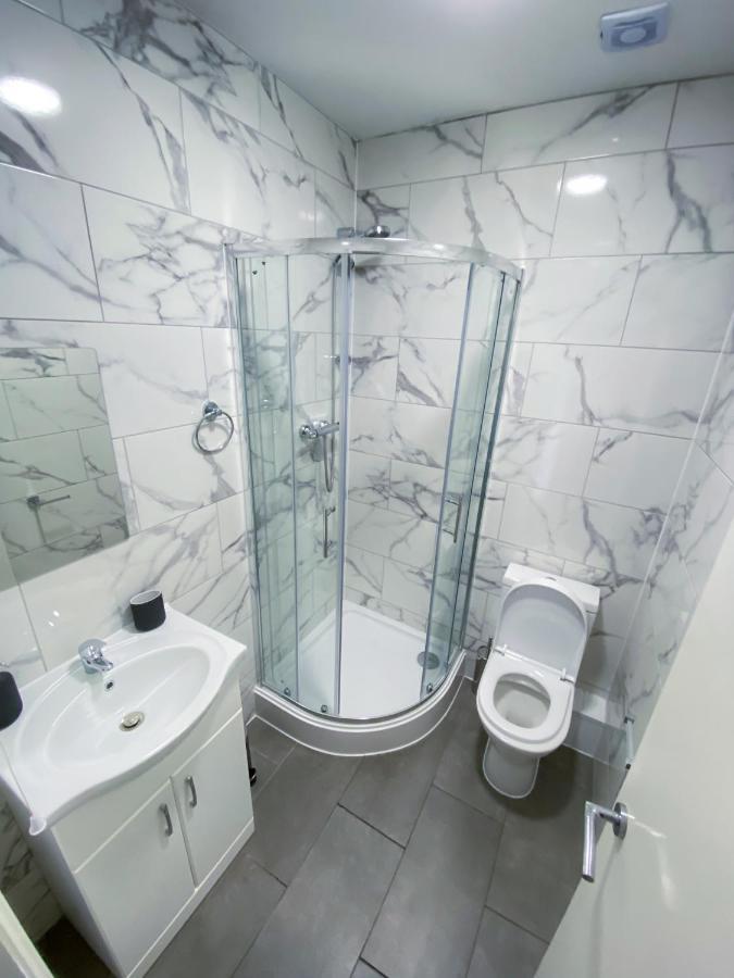 Stylish 1 Bedroom Flat In Wood Green Лондон Экстерьер фото