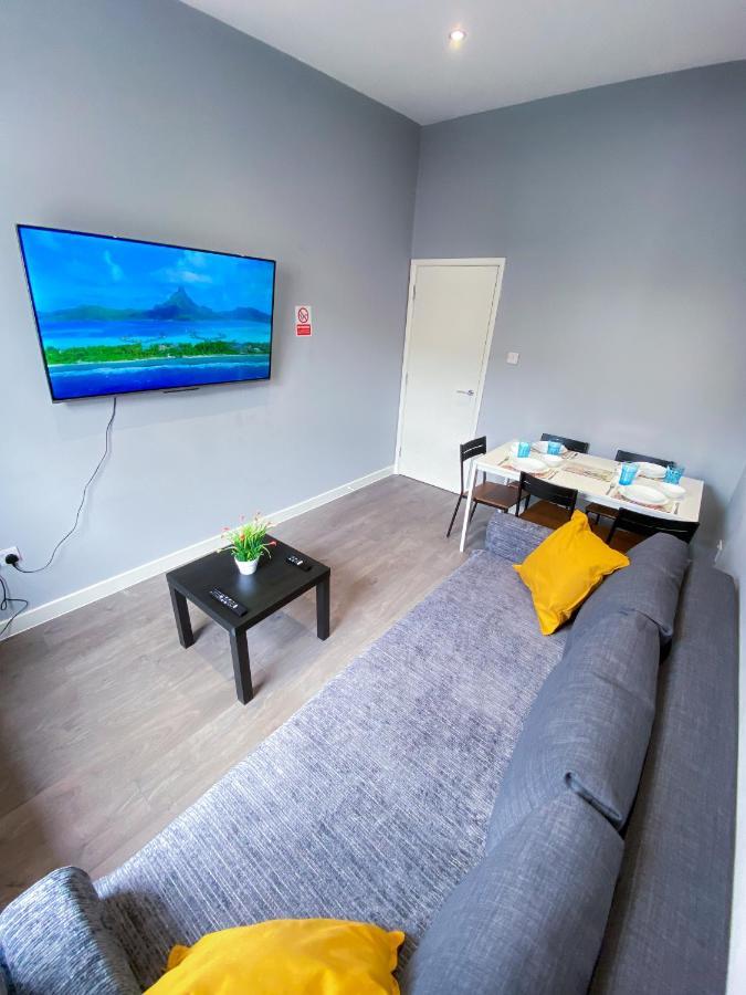 Stylish 1 Bedroom Flat In Wood Green Лондон Экстерьер фото